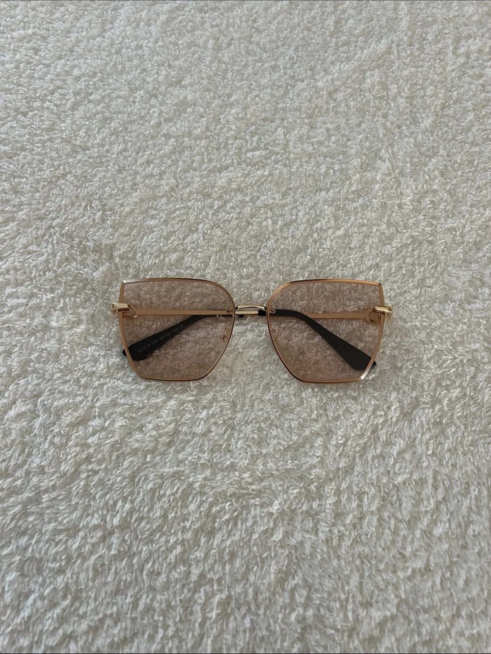 SHEIN Gold Frame Pink Lens Women's Sunglasses